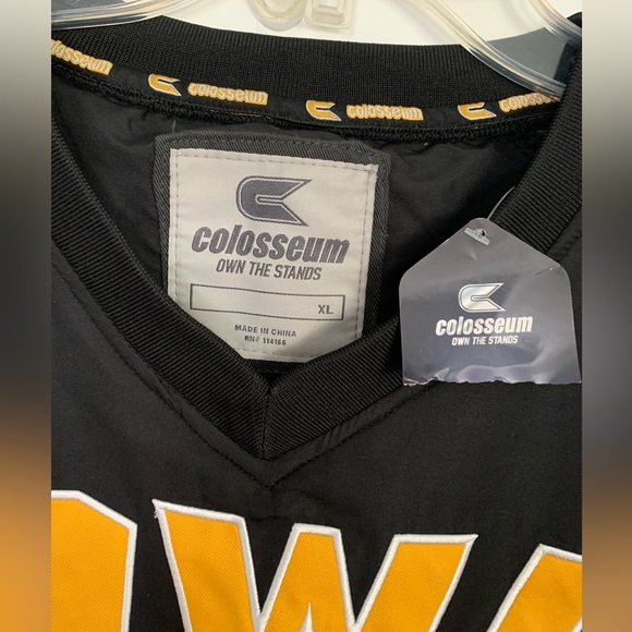 - Iowa Hawkeyes BOTH SCARF AND Black Pullover Windbreaker men’s XL - Picture 3 of 8